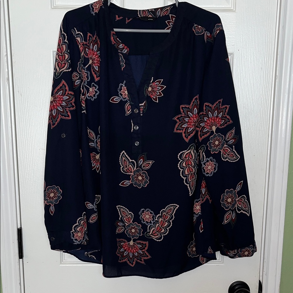 Chic Floral Button-Down Blouse